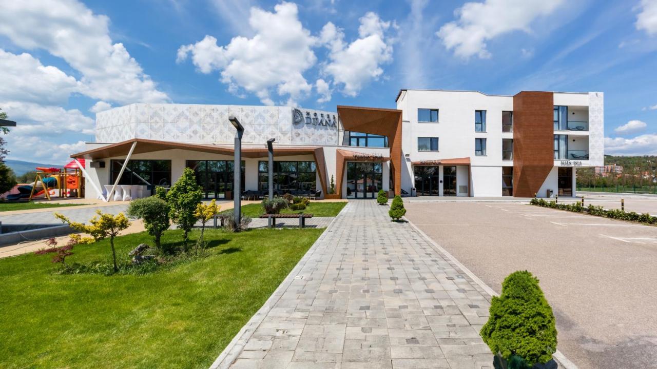 Hotel Dijana 피로트 외부 사진