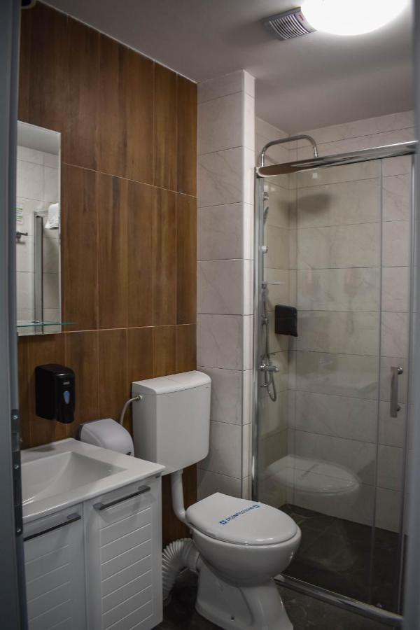 Hotel Dijana 피로트 외부 사진