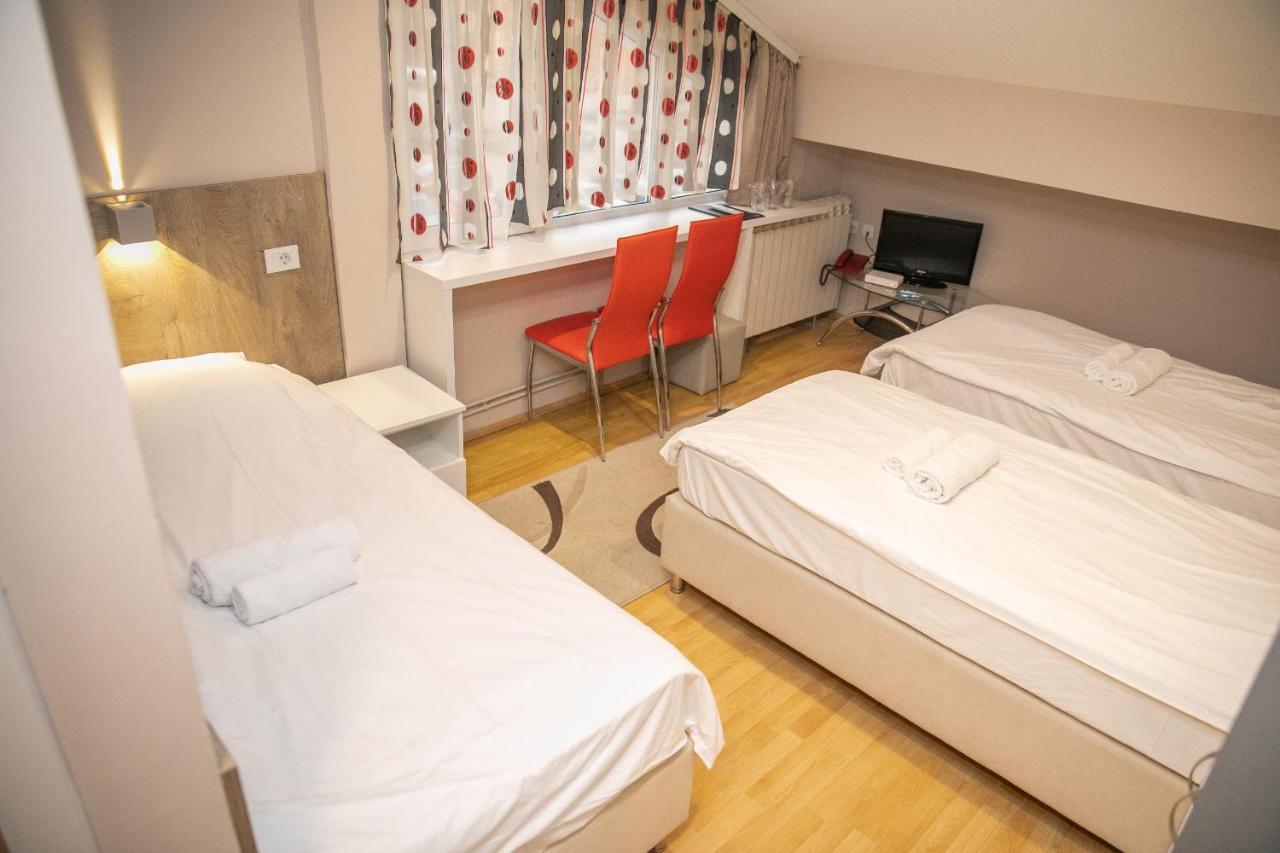 Hotel Dijana 피로트 외부 사진