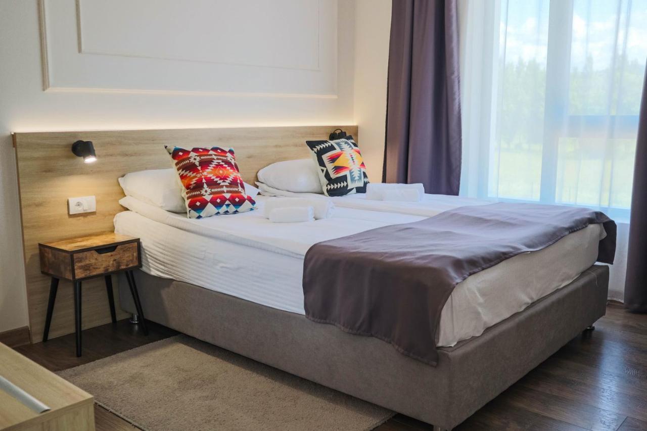 Hotel Dijana 피로트 외부 사진
