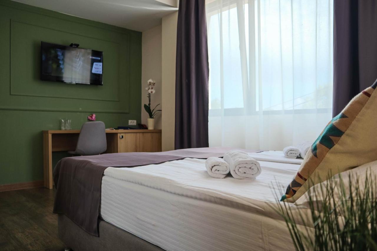 Hotel Dijana 피로트 외부 사진
