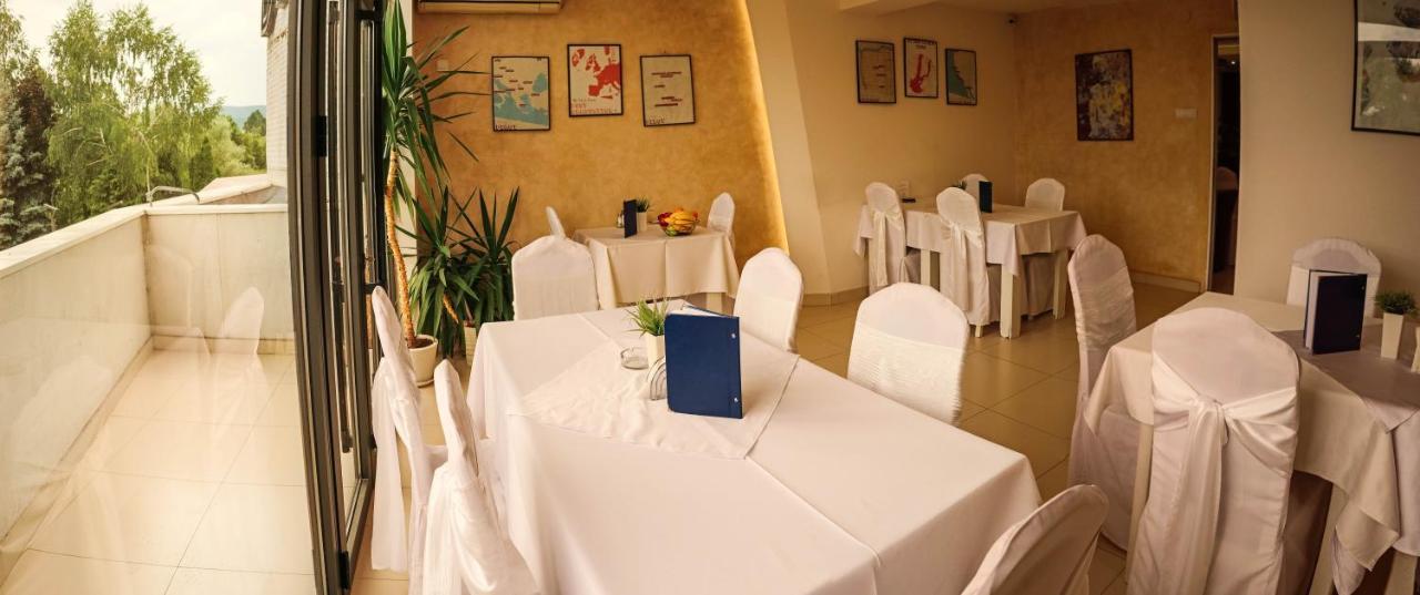 Hotel Dijana 피로트 외부 사진